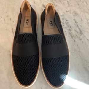UGG Sammy Black Knit Slip-On Sneakers Size 9 Excellent Condition